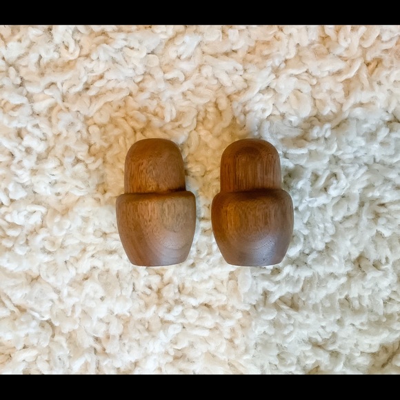 Vintage Wooden Walnut Salt and Pepper Shakers - Picture 5 of 6
